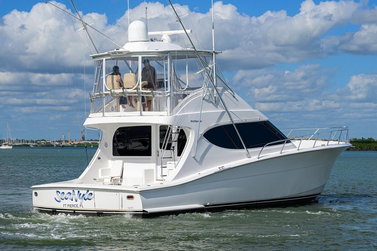 2017 Hatteras 54