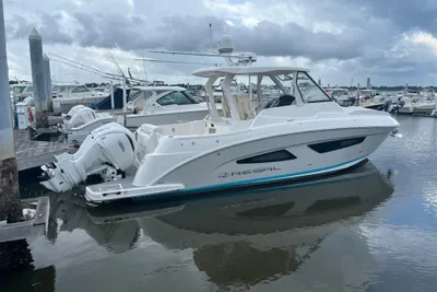 Regal 33 SAV
