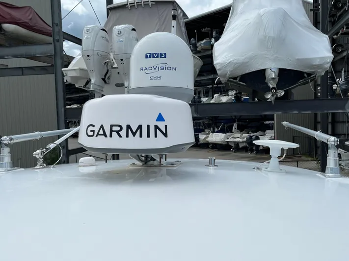 Don't Stop Believin Yacht Photos Pics Garmin and Racvision equipment on 2022 Regal 33 SAV boat.