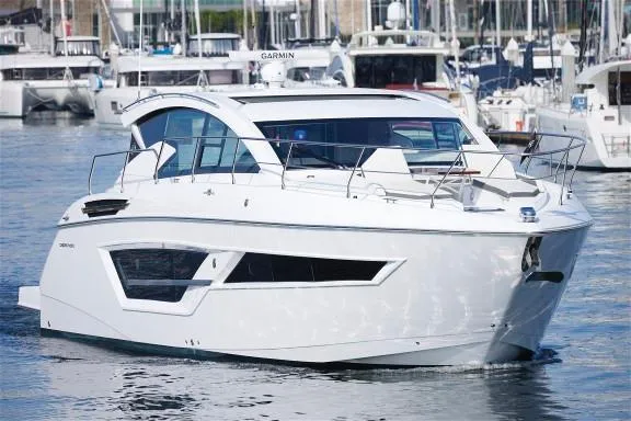 Hakesea Yacht Photos Pics 