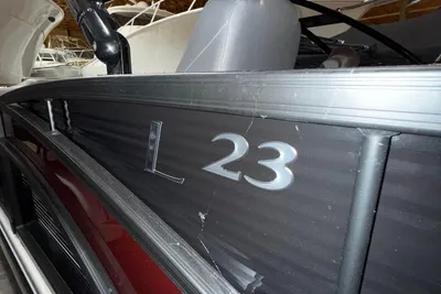 Bennington L 23 Quad Bench Bowrider