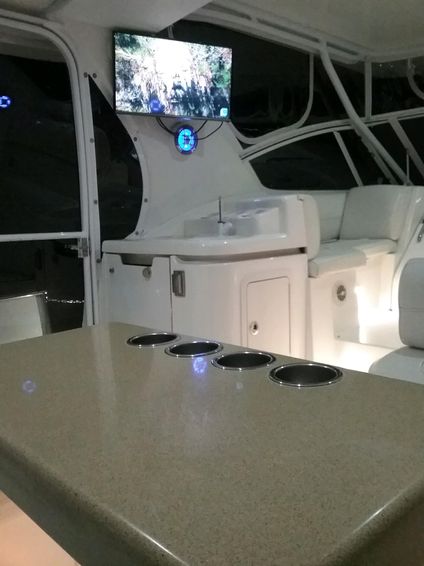 2000-45-cruisers-yachts-4450-express-motoryacht