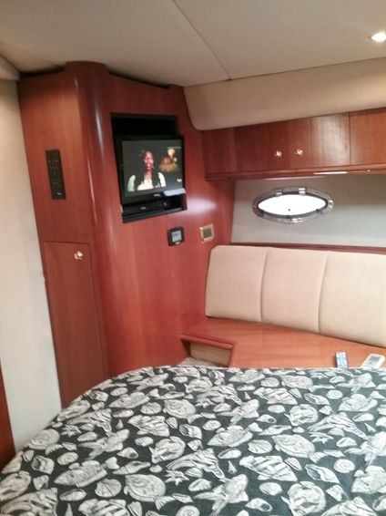 2000-45-cruisers-yachts-4450-express-motoryacht