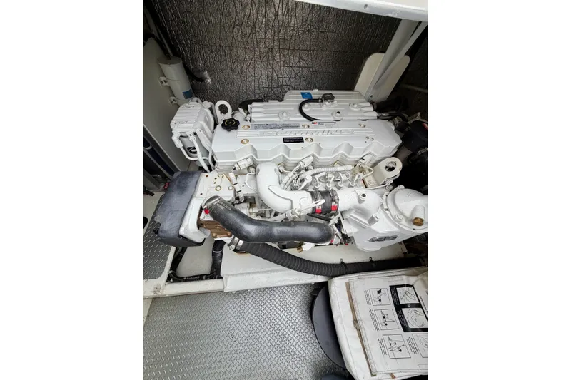  Yacht Photos Pics Engine of 2009 Navigator California 50 Veneti yacht, detailed view.