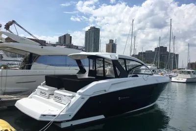 Cruisers 390 Express