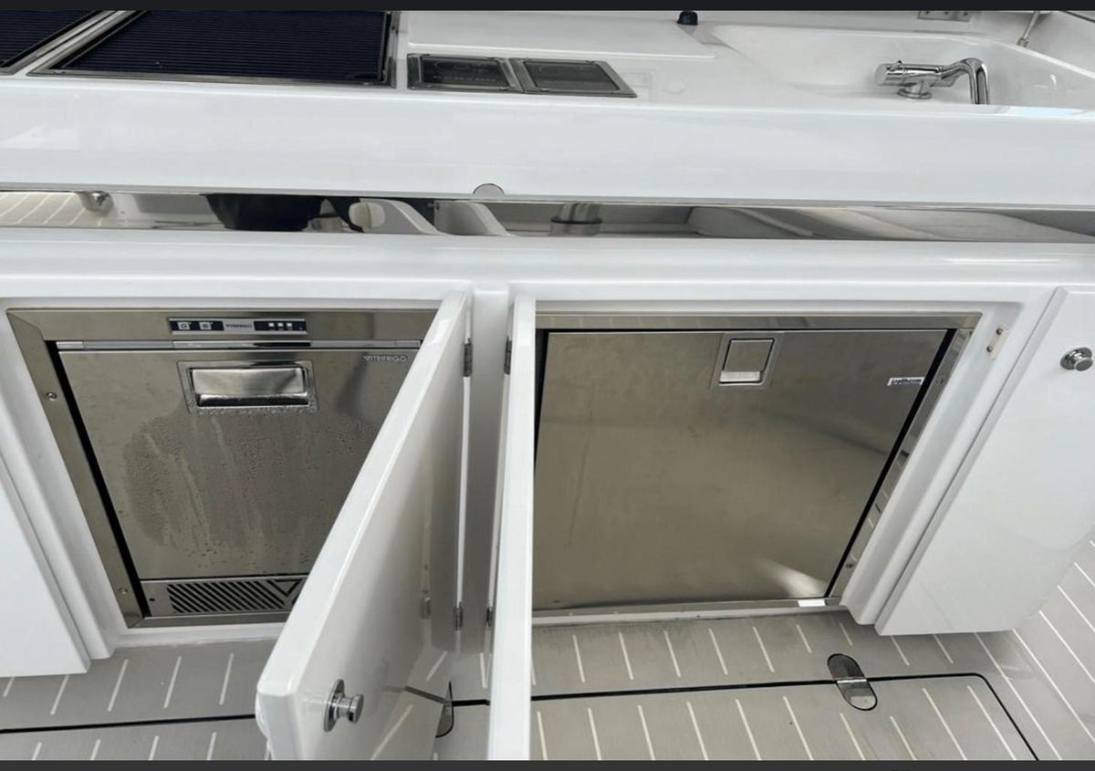2022 Azimut 42 