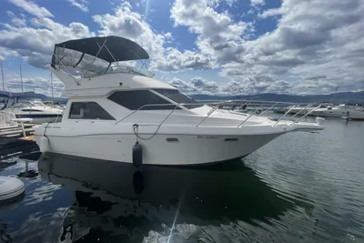 Bayliner 3258 CIERA COMMAND BRIDGE