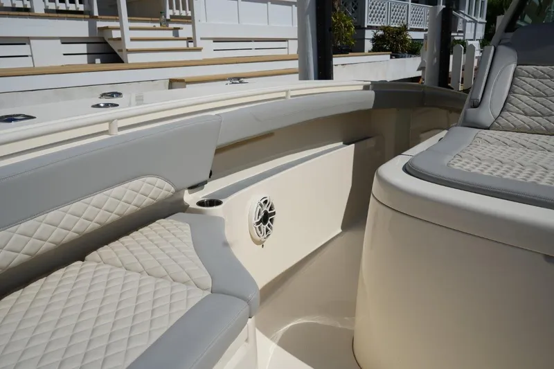 Uncharted Yacht Photos Pics Scout 38 Uncharted - Deck Equipment