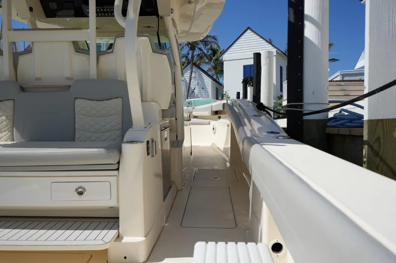 Uncharted Yacht Photos Pics Scout 38 Uncharted - Deck