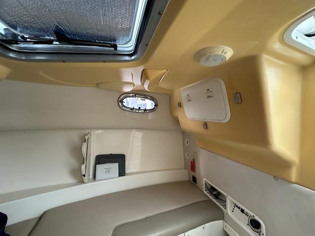 2008 Boston Whaler 235 Conquest