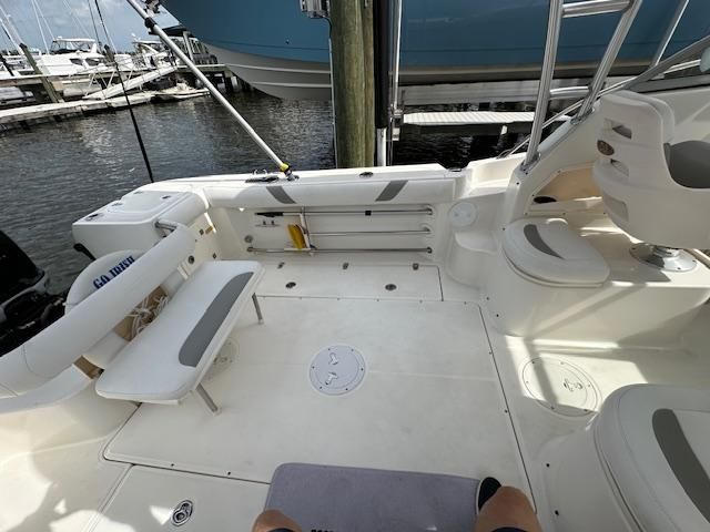 2008 Boston Whaler 235 Conquest