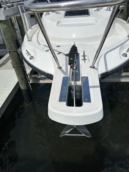 2008 Boston Whaler 235 Conquest