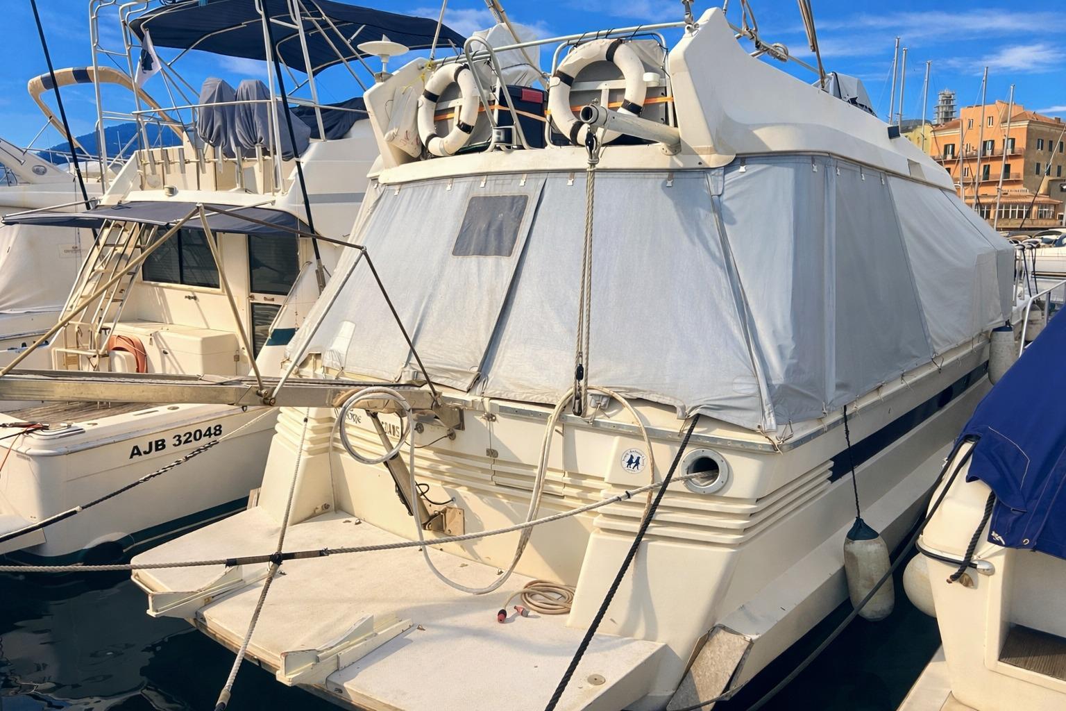 1988 Astondoa 44 Fly