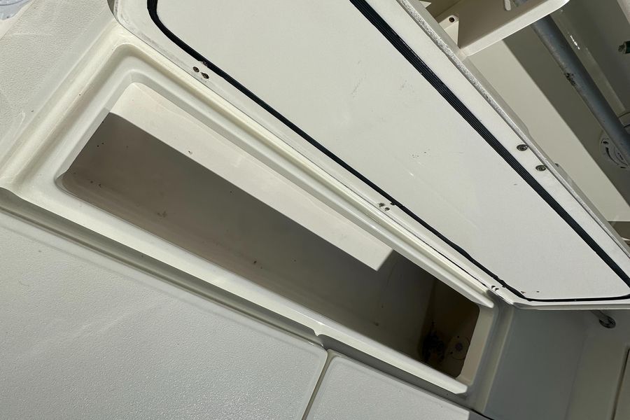 2005 Boston Whaler 305 Conquest