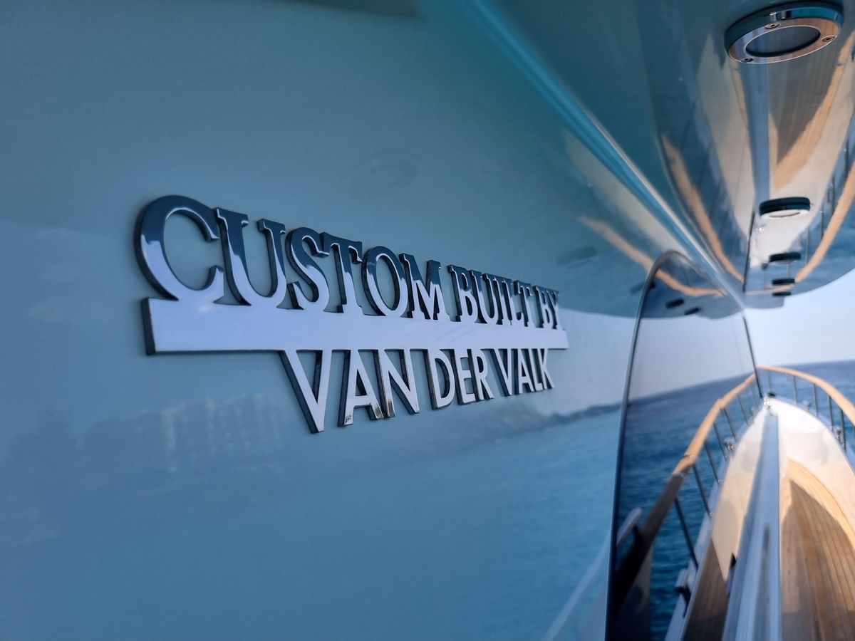 2013 Van der Valk 66 