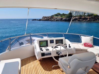 Yacht