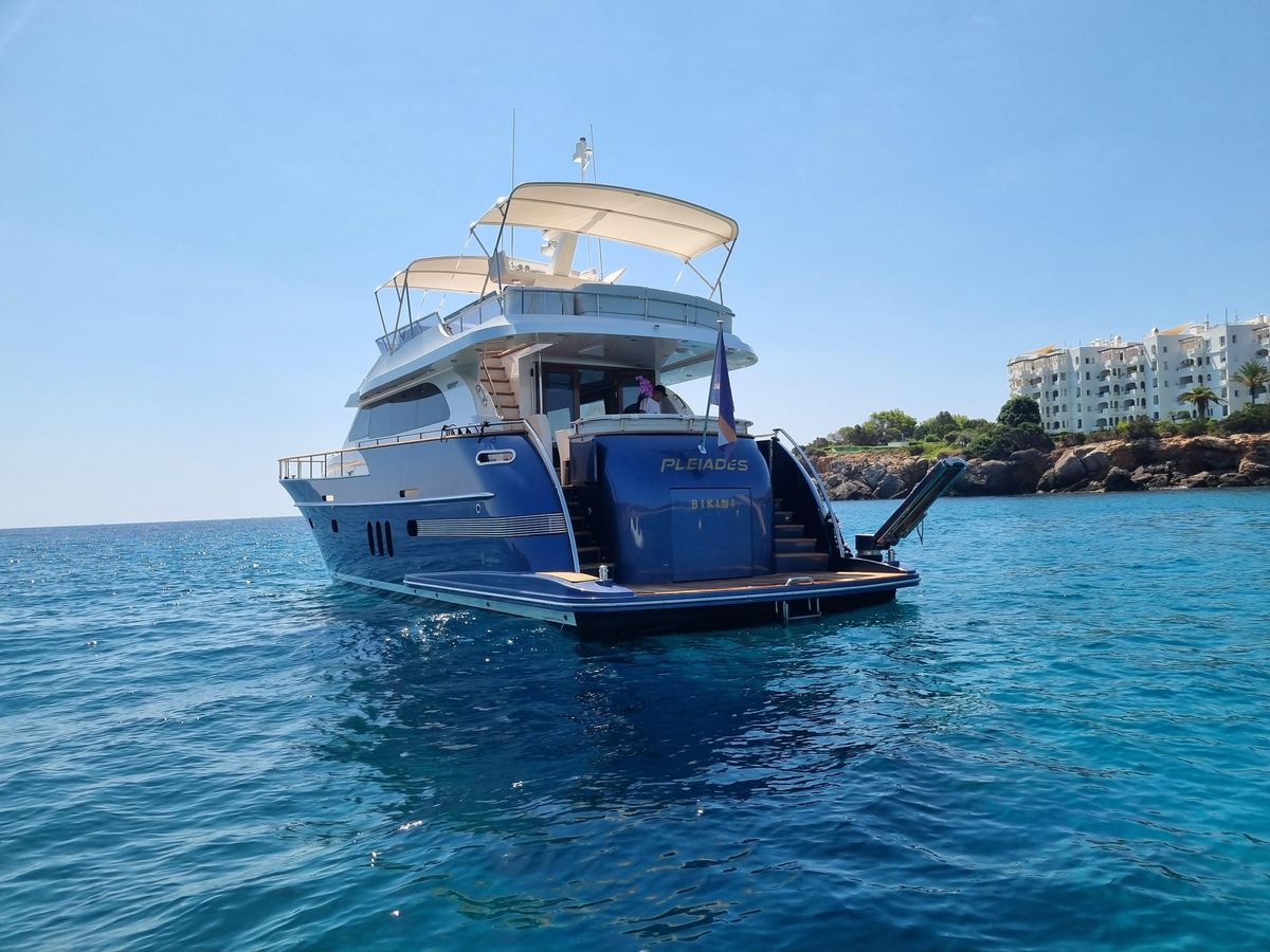 2013 Van der Valk 66 