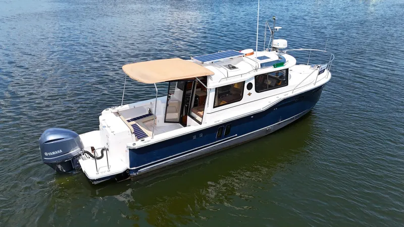 Chestnuts Yacht Photos Pics 