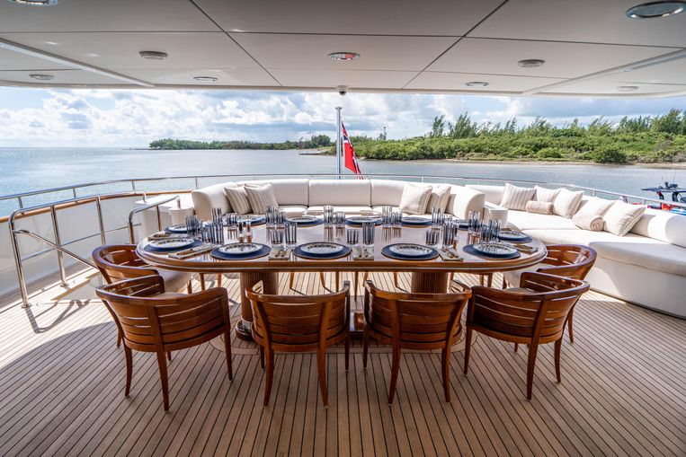 2002-147-intermarine-superyacht