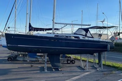 Beneteau Oceanis 37