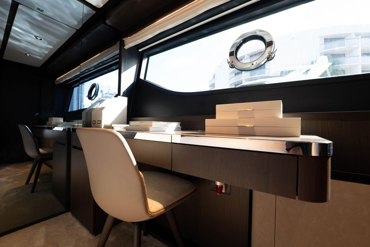 2023 Ferretti Yachts 86 
