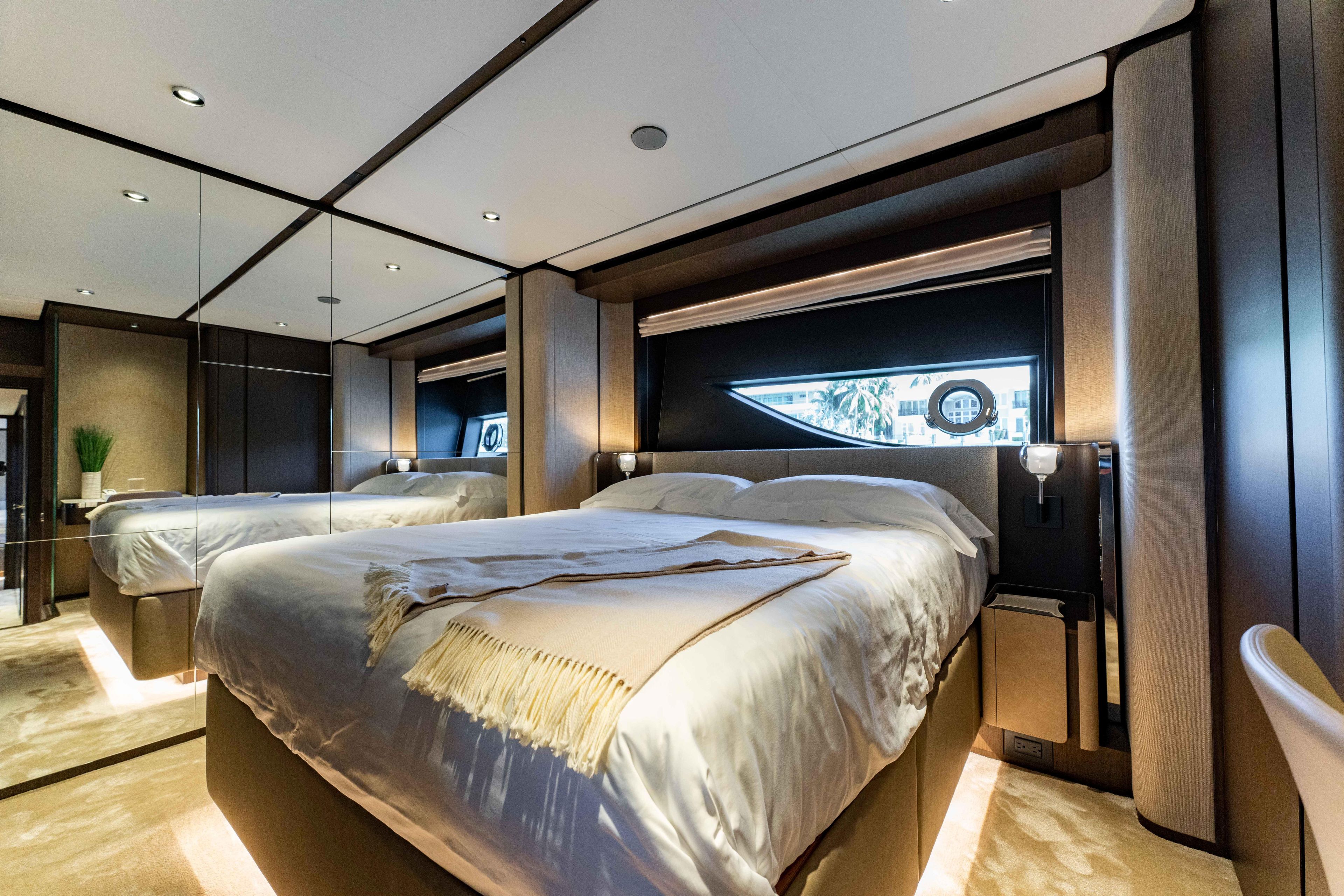 2023 Ferretti Yachts 86 