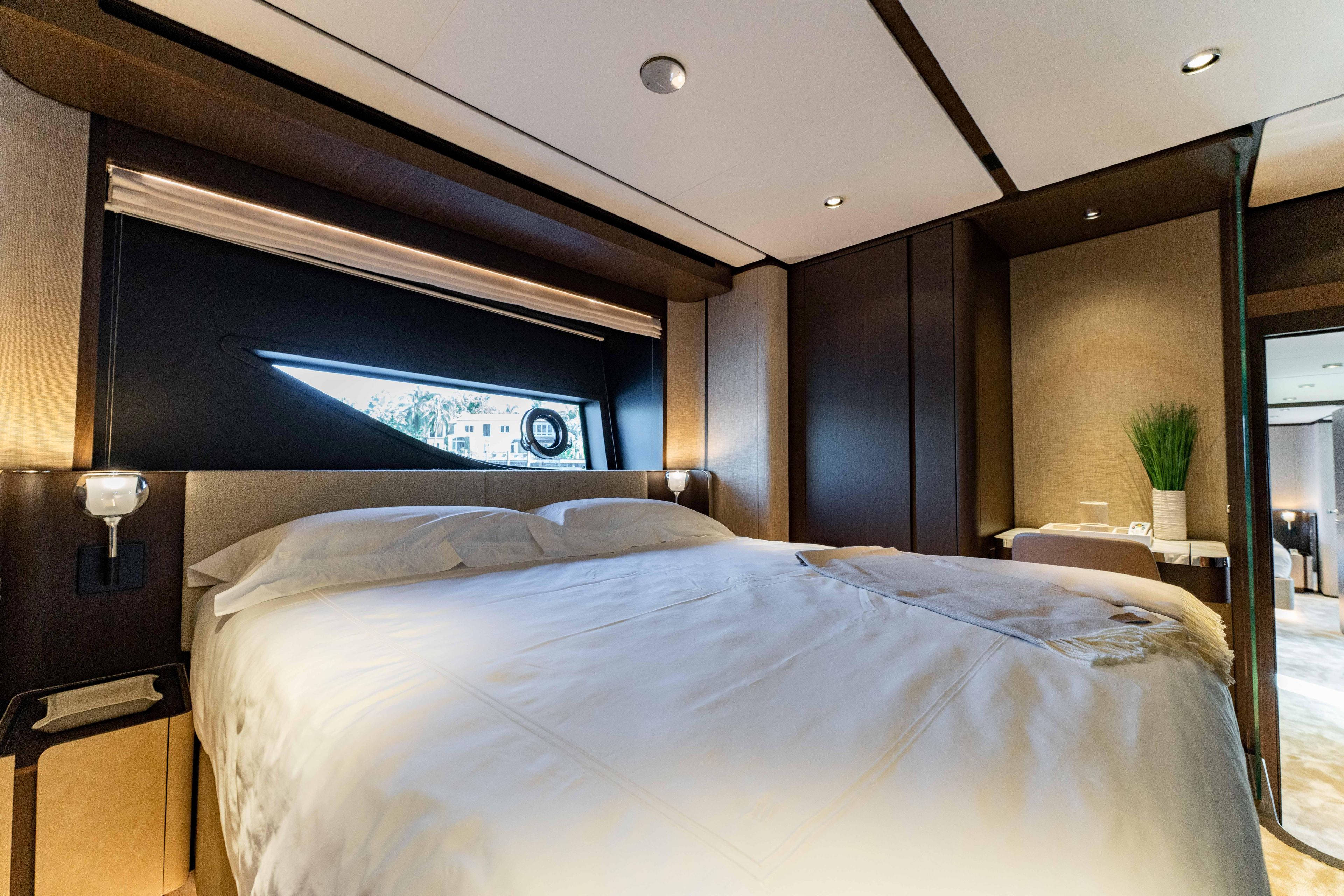 2023 Ferretti Yachts 86 