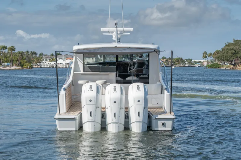 Eclipse 505 Shadow Hull #001 Yacht Photos Pics 