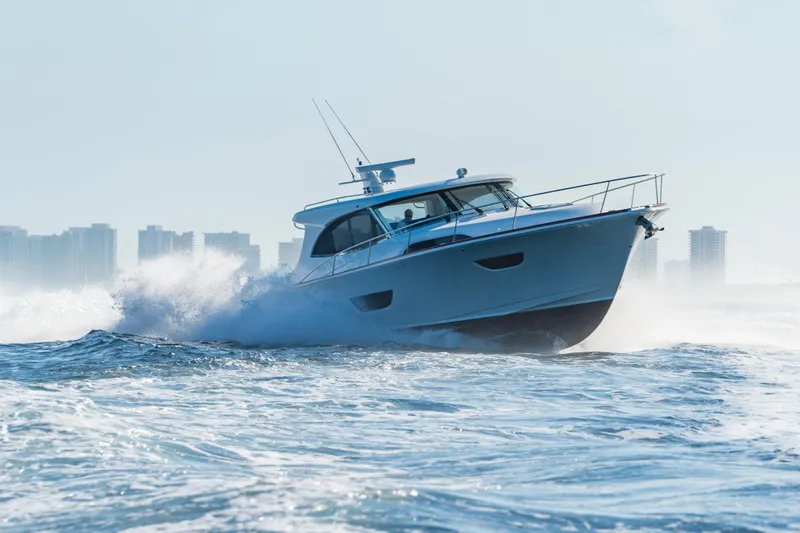 Eclipse 505 Shadow Hull #001 Yacht Photos Pics 