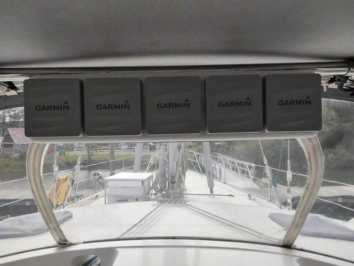 Seeker Yacht Photos Pics Garmin devices on a 2005 Stevens Custom 53/56 yacht dashboard, view of the deck.