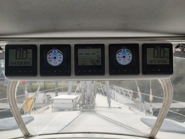 Seeker Yacht Photos Pics Boat dashboard with Garmin instruments on a 2005 Stevens Custom 53/56 yacht.