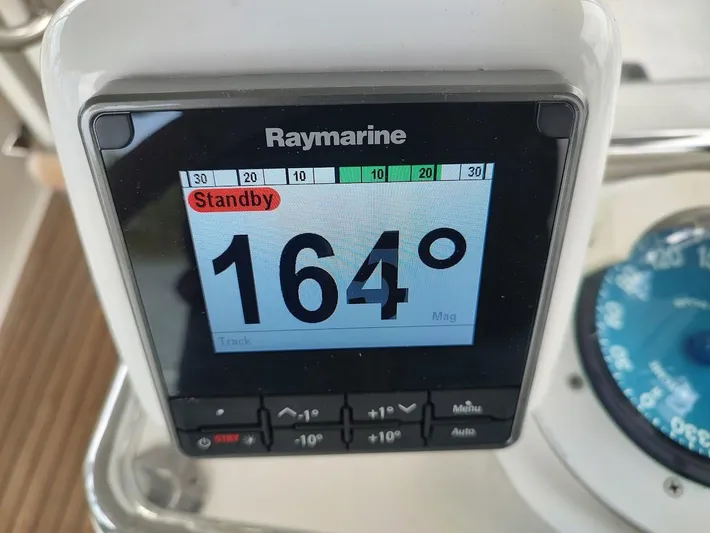 Seeker Yacht Photos Pics Raymarine display showing 164 degrees on Stevens Custom 53/56, 2005 model.