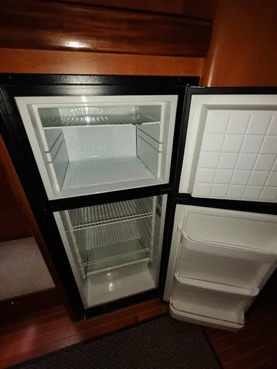 Seeker Yacht Photos Pics 