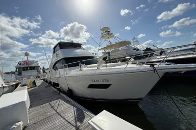 Riviera 54 Enclosed Flybridge