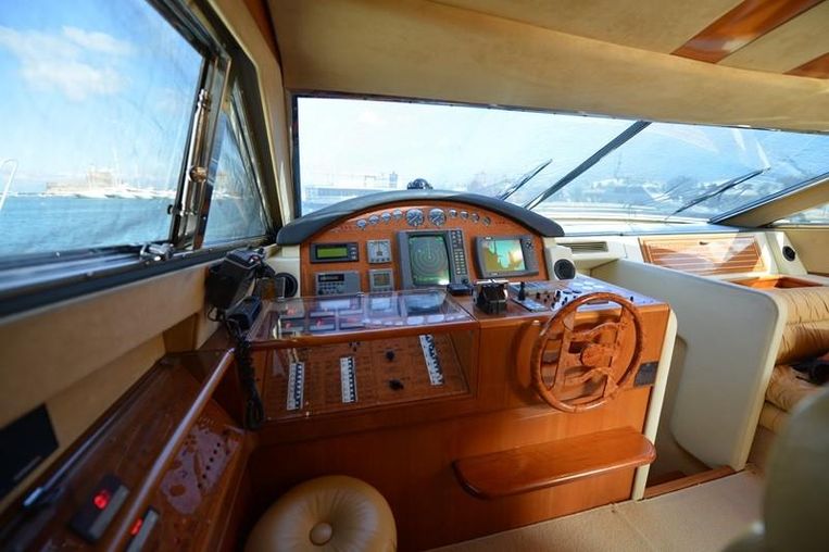 2000-67-11-ferretti-yachts-ferretti-68