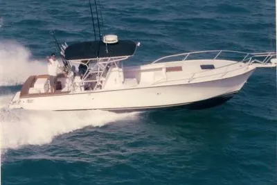 Stuart Angler 32 Center Console/Cutty