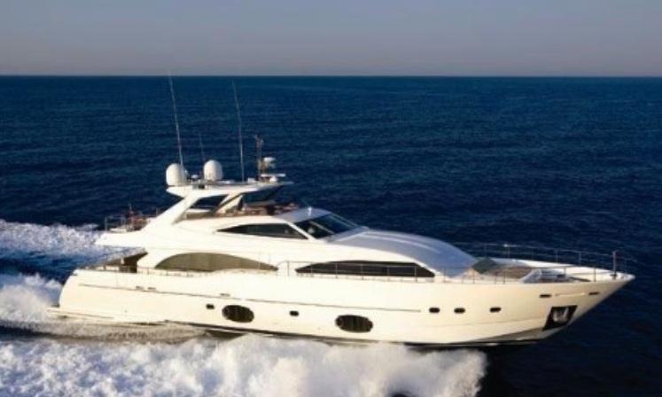 2009 Ferretti Yachts Custom Line 97