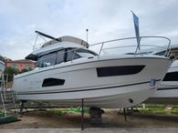 2022 Jeanneau Merry Fisher 1095 FLY
