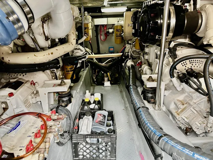 Wine Down Yacht Photos Pics Engine Room