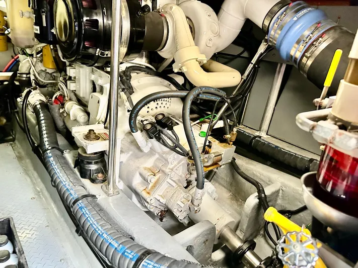 Wine Down Yacht Photos Pics Engine Room