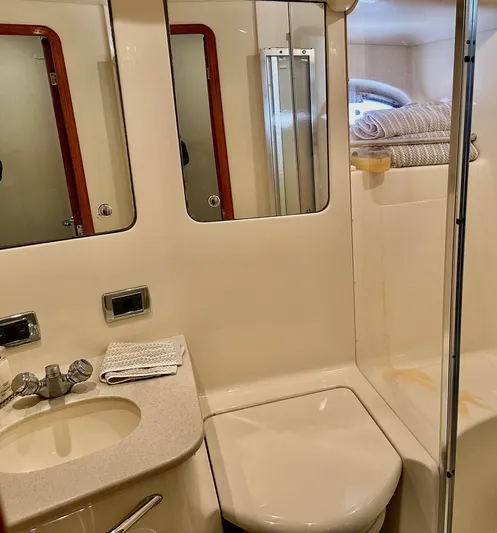 Wine Down Yacht Photos Pics VIP Midship Head And Shower