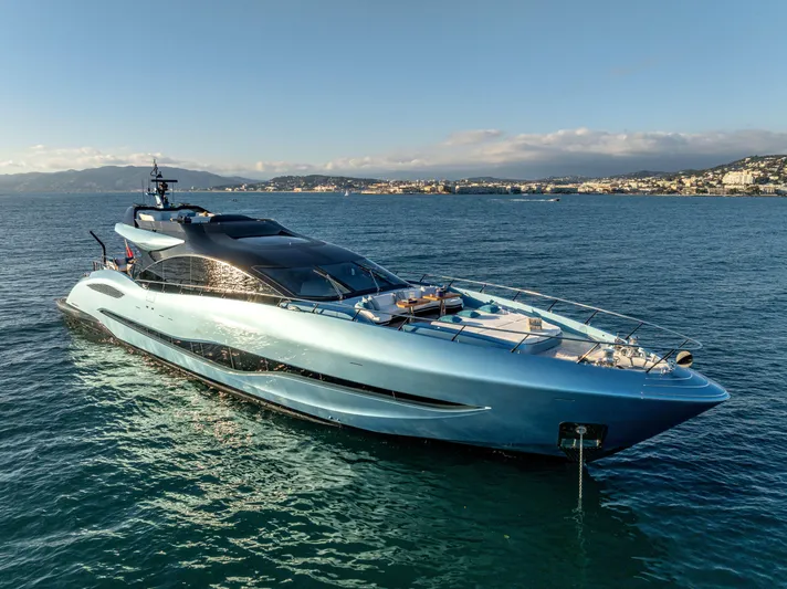 Delfina Yacht Photos Pics 