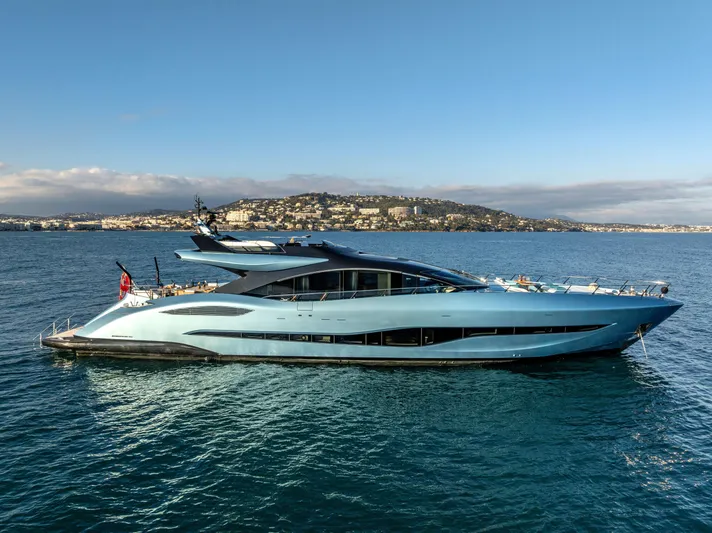 Delfina Yacht Photos Pics 