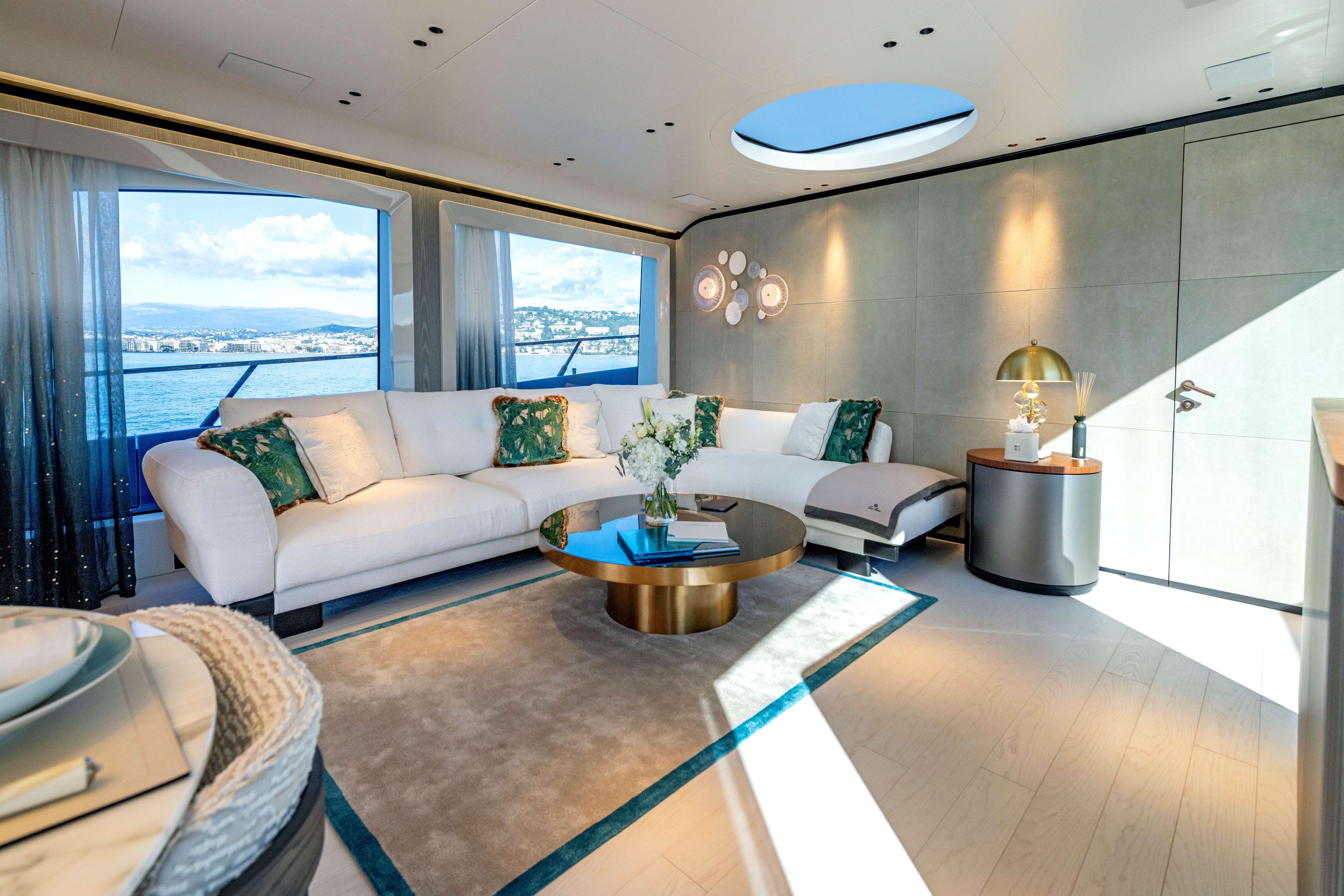 Yacht