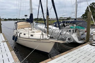 Island Packet 35