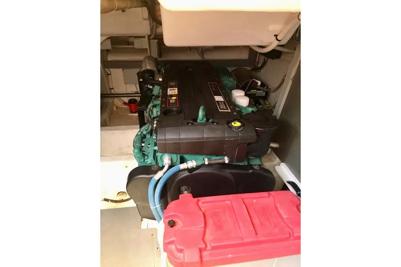  Yacht Photos Pics Engine compartment of 2008 Cantieri di Sarnico 43 boat, featuring a well-maintained engine.