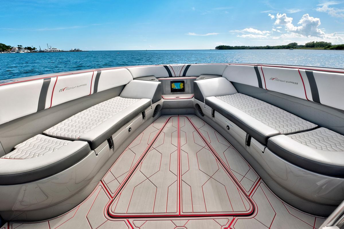 2023 Midnight Express 43 