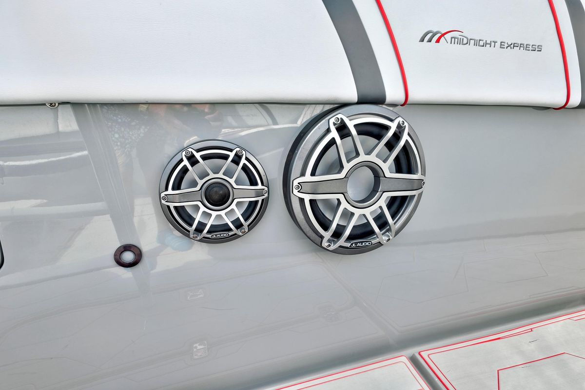 2023 Midnight Express 43 