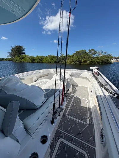  Yacht Photos Pics 2025 INVINCIBLE 35 CAT - Image 13