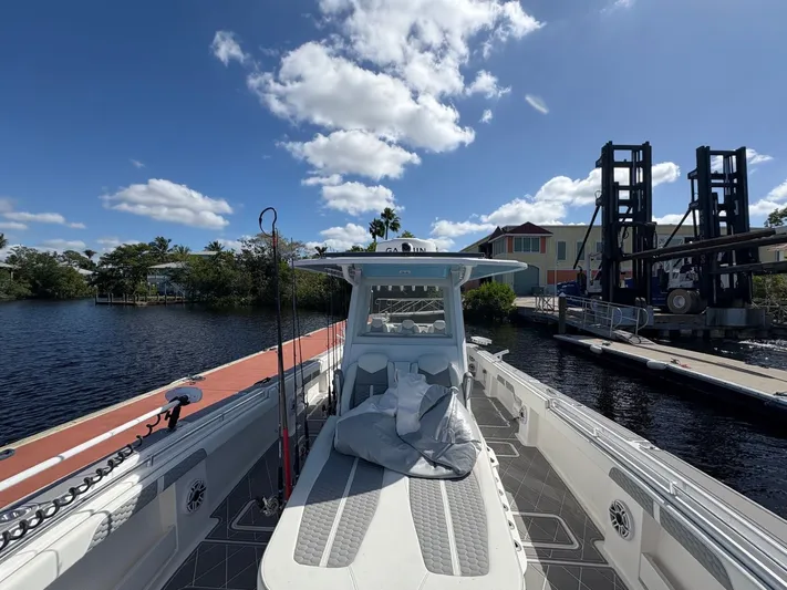  Yacht Photos Pics 2025 INVINCIBLE 35 CAT - Image 11